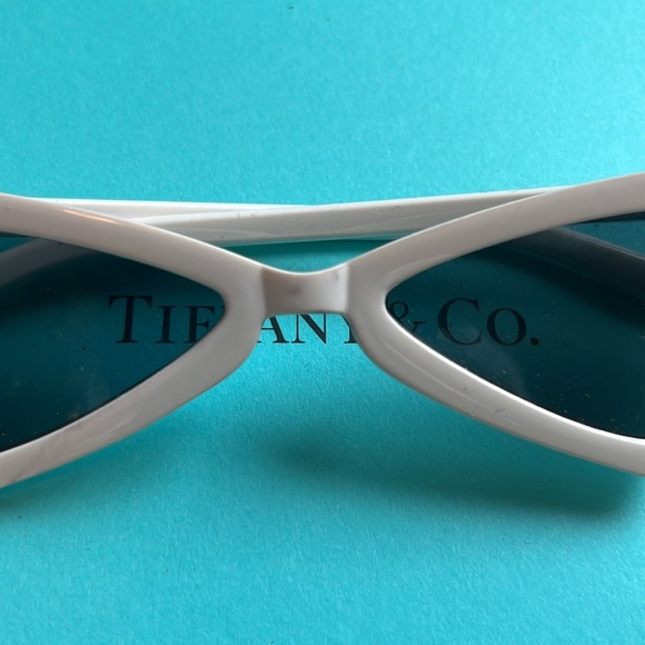 cat-eyed sunglasses - Picture 2 of 5